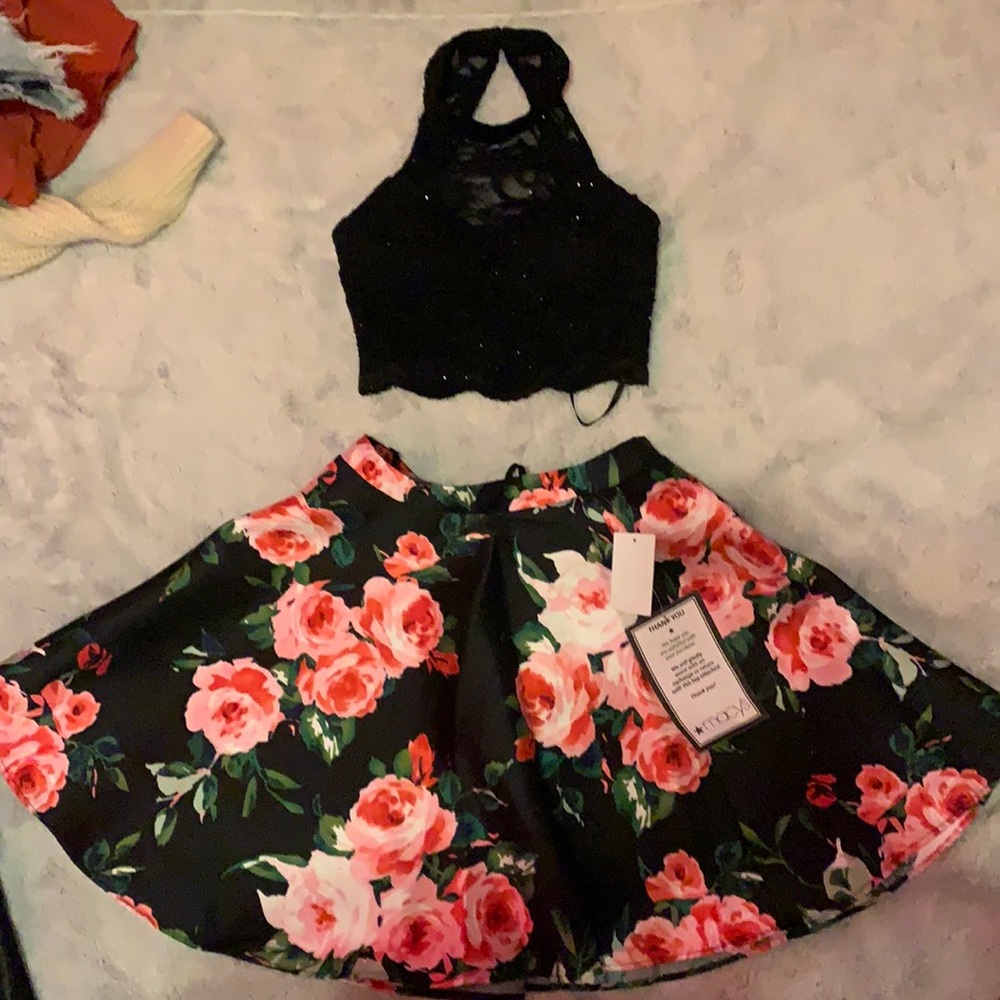 high neck top cropped